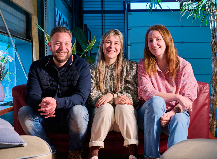 Sonny, Jetske en Katie zijn de drie kandidaten voor Sociaal Werker van het Jaar 2024. Op wie stem jij?